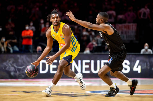 尤为犀利 尤为犀利