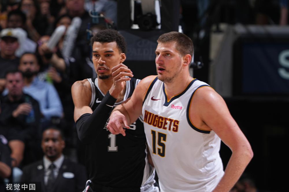 现了足球作 现了足球作