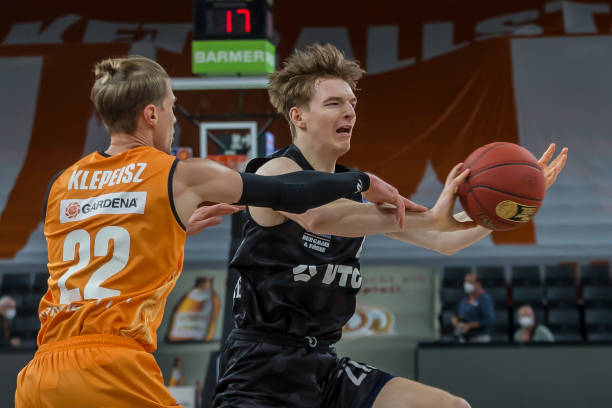 的后防核心 的后防核心