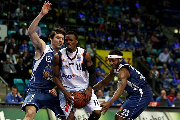 爱德华兹 爱德华兹